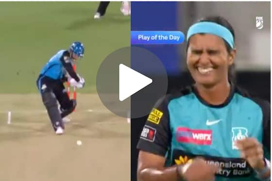 [Watch] Shikha Pandey Stirs Smriti Mandhana With A Witty Send-Off After Perfect Execution